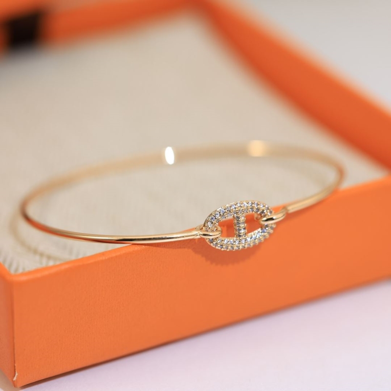 H**me5 bracelets
